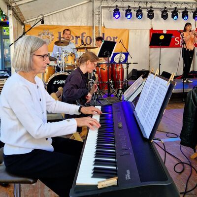Bild vergrößern: Frhlingsfest 2025